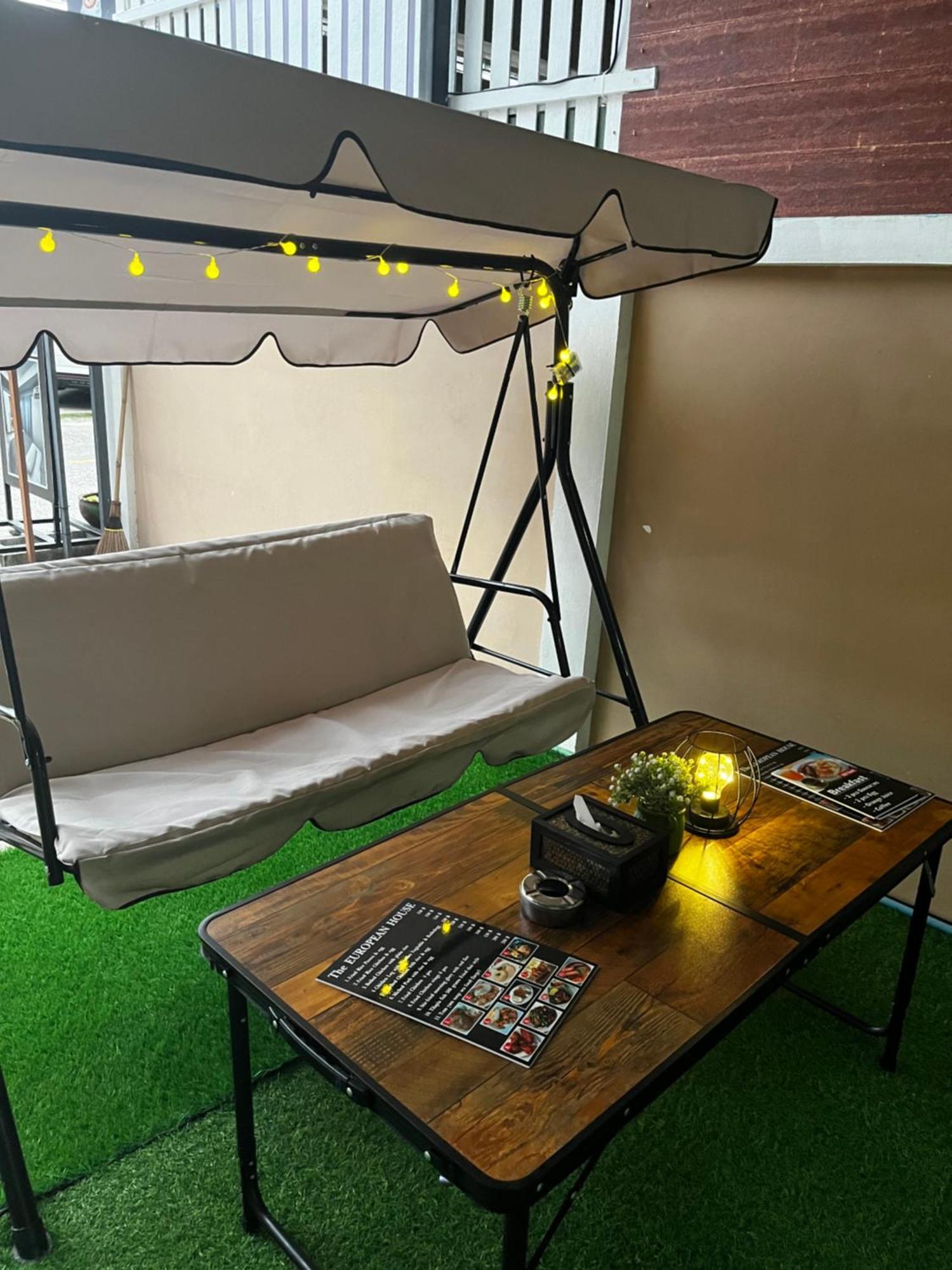 The European House Pattaya Bed & Breakfast エクステリア 写真