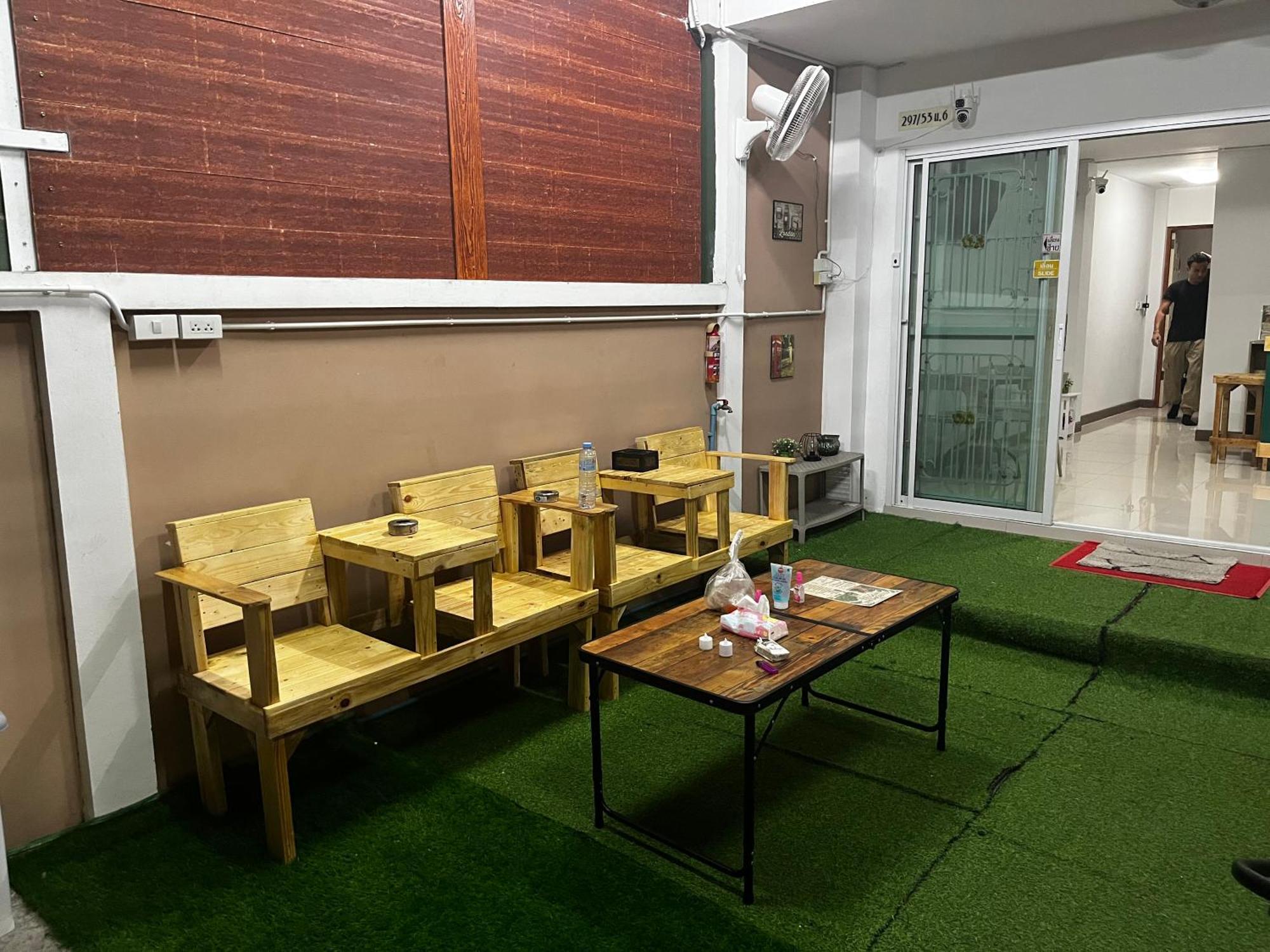 The European House Pattaya Bed & Breakfast エクステリア 写真